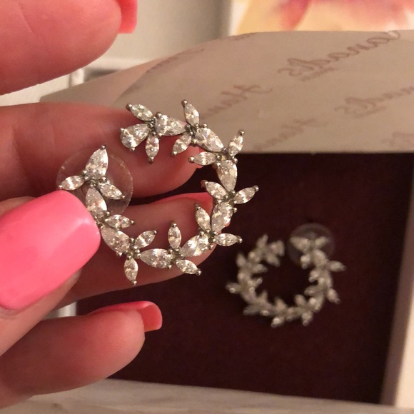 Very Elegant earrings - Picture 3 of 3